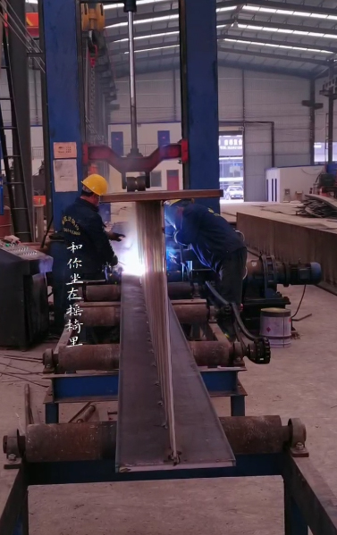 甘肃金塔钢结构厂H型钢组立机